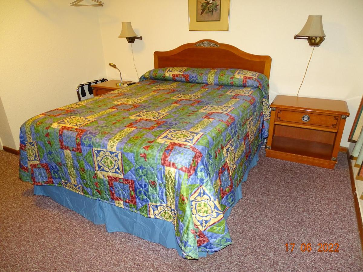 Best Budget Inn Carthage Exterior photo