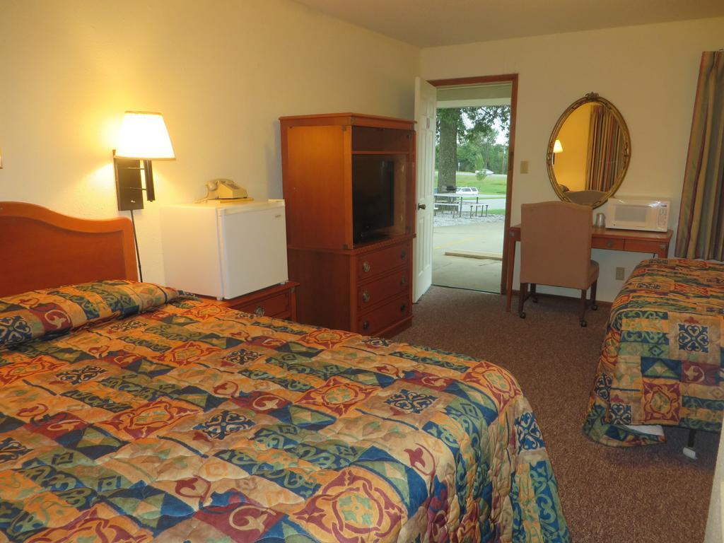 Best Budget Inn Carthage Room photo